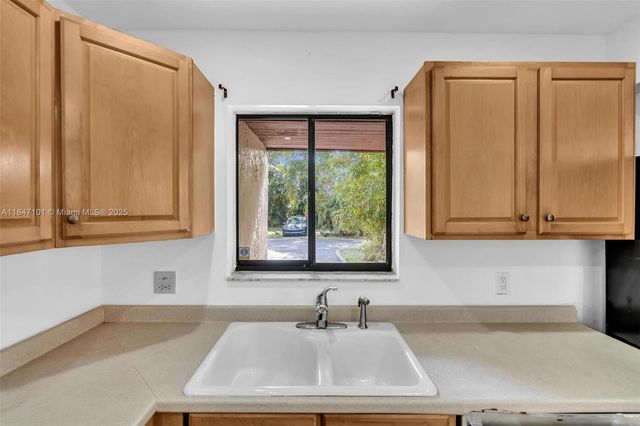 5012 SW 40 AV 5012, Fort Lauderdale, FL 33312