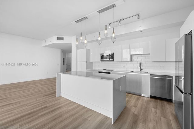 101 Diplomat Pkwy 0501, Hallandale Beach, FL 33009