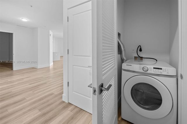 101 Diplomat Pkwy 0501, Hallandale Beach, FL 33009