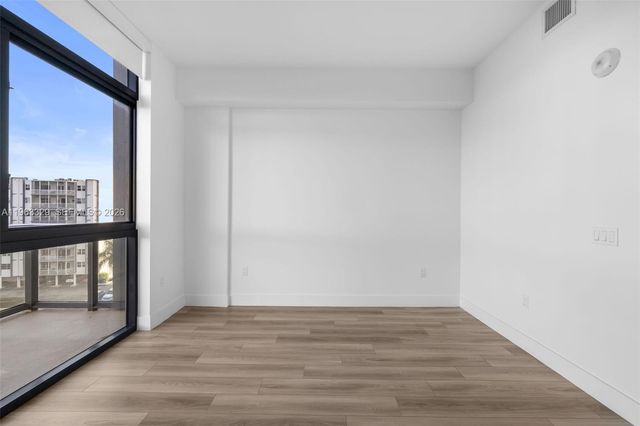 101 Diplomat Pkwy 0501, Hallandale Beach, FL 33009