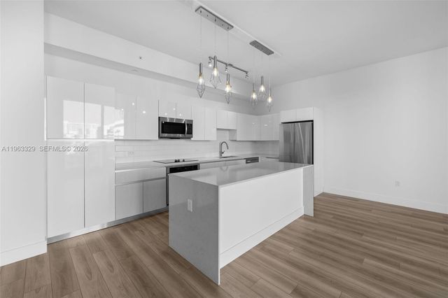 101 Diplomat Pkwy 0501, Hallandale Beach, FL 33009