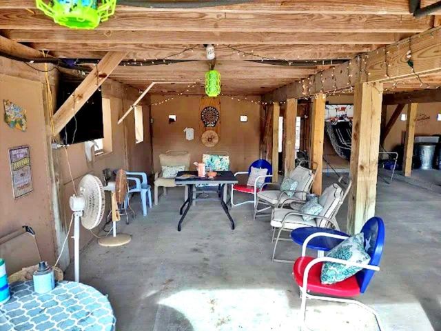 1085 Reeves Road, Garwood, TX 77442