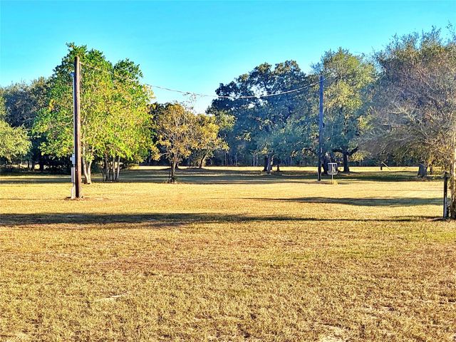 1085 Reeves Road, Garwood, TX 77442