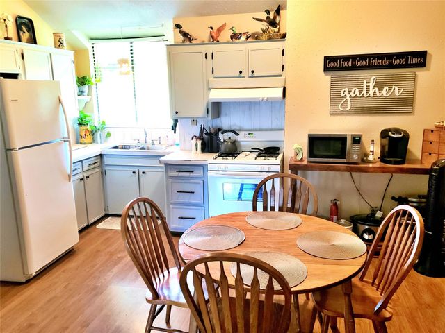 1085 Reeves Road, Garwood, TX 77442