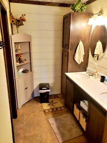 1085 Reeves Road, Garwood, TX 77442