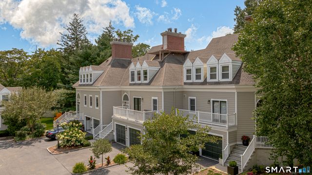 450 Center Street 15, Fairfield, CT 06890