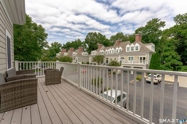 450 Center Street 15, Fairfield, CT 06890