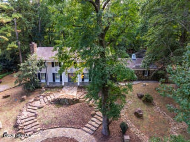 52 Dogwood Acres Drive, Chapel Hill, NC 27516