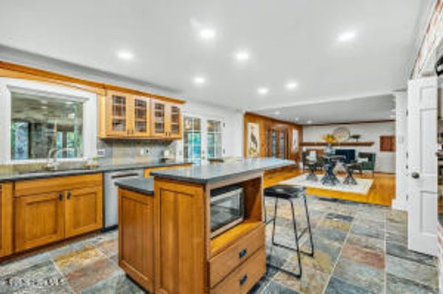 52 Dogwood Acres Drive, Chapel Hill, NC 27516