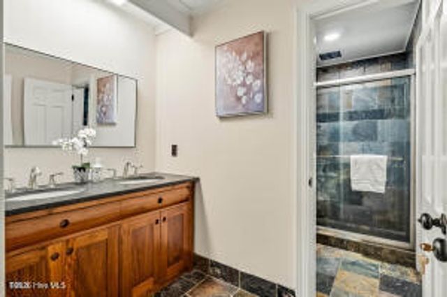 52 Dogwood Acres Drive, Chapel Hill, NC 27516