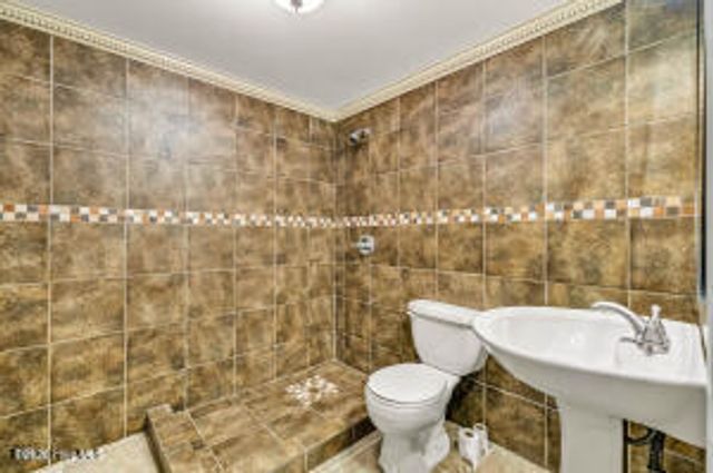 52 Dogwood Acres Drive, Chapel Hill, NC 27516