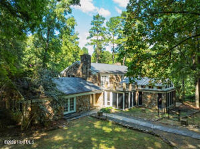 52 Dogwood Acres Drive, Chapel Hill, NC 27516