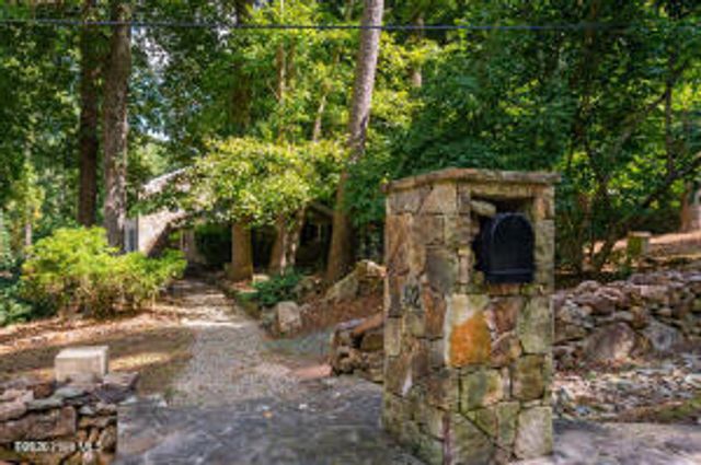 52 Dogwood Acres Drive, Chapel Hill, NC 27516