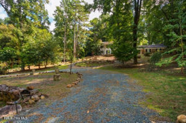 52 Dogwood Acres Drive, Chapel Hill, NC 27516
