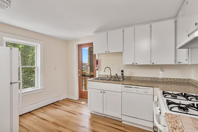 89 College St Unit A-2, Burlington, VT 05401