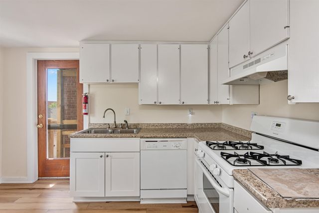 89 College St Unit A-2, Burlington, VT 05401