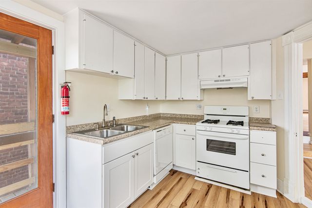 89 College St Unit A-2, Burlington, VT 05401