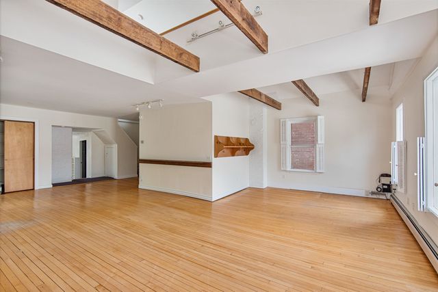 89 College St Unit A-2, Burlington, VT 05401