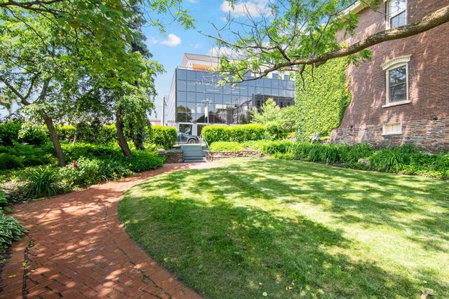 89 College St Unit A-2, Burlington, VT 05401