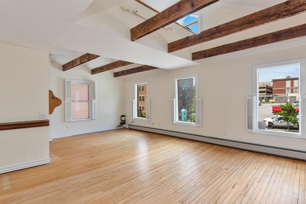 89 College St Unit A-2, Burlington, VT 05401