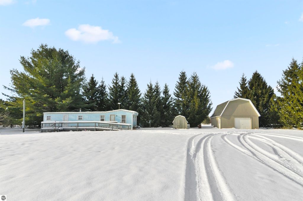 Image 1 of property listing at 885 N 7 Mile Road, Lake City, MI 49651