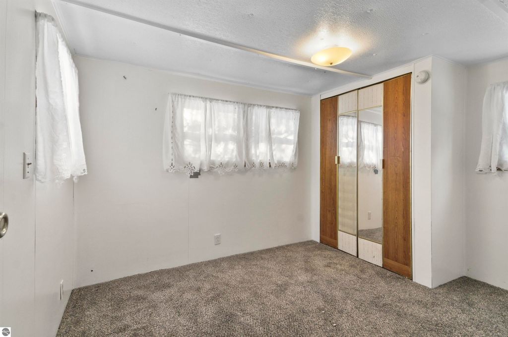 Image 12 of property listing at 885 N 7 Mile Road, Lake City, MI 49651