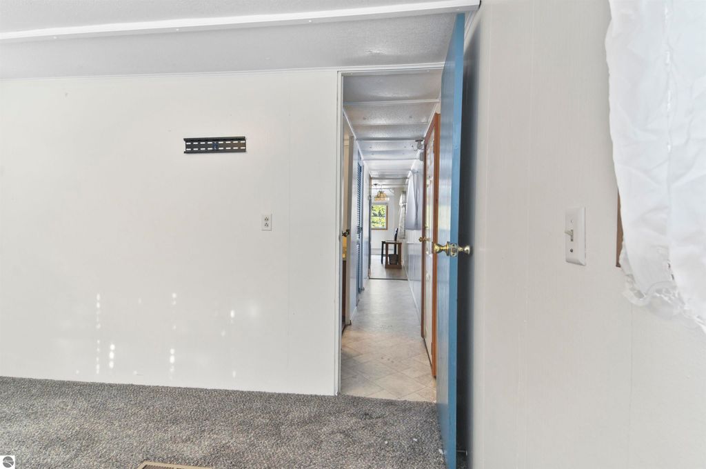 Image 13 of property listing at 885 N 7 Mile Road, Lake City, MI 49651