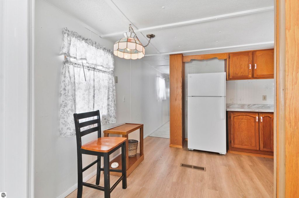 Image 6 of property listing at 885 N 7 Mile Road, Lake City, MI 49651