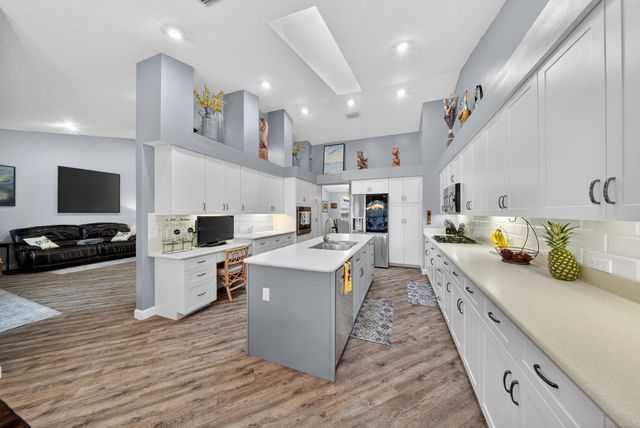 542 SW Sanctuary Drive, Port St. Lucie, Port St Lucie, FL 34986