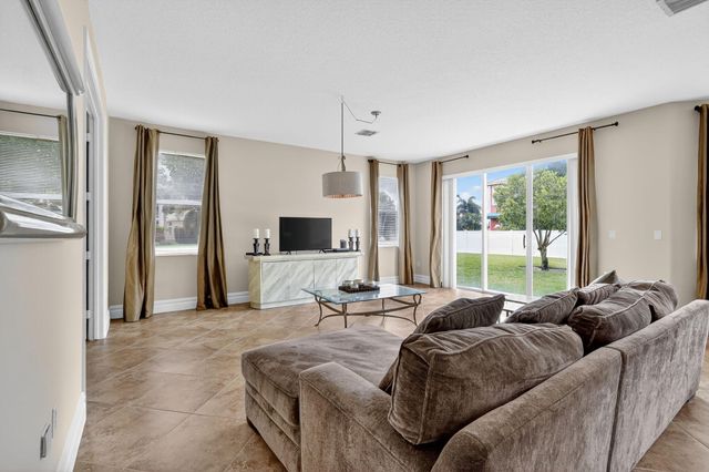 2173 Bellcrest Circle, Royal Palm Beach, FL 33411