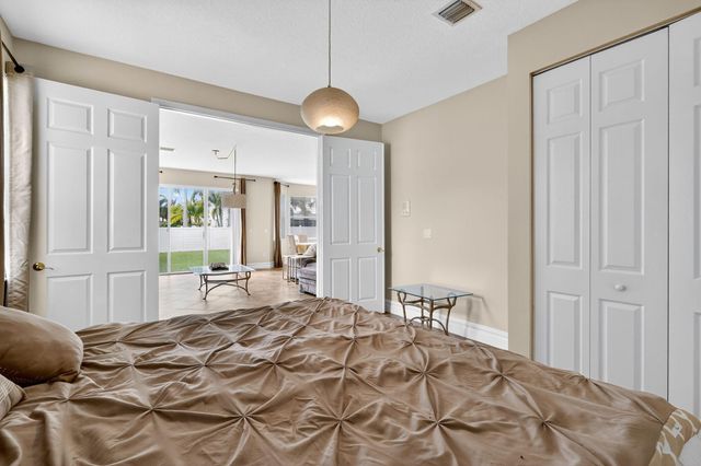 2173 Bellcrest Circle, Royal Palm Beach, FL 33411