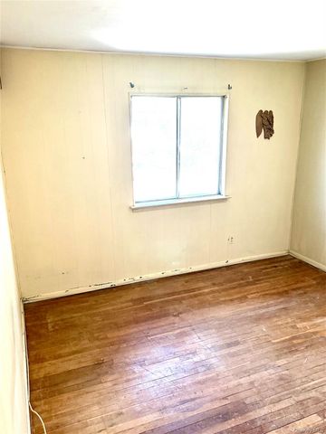 20 Catherine Drive, Selden, NY 11784