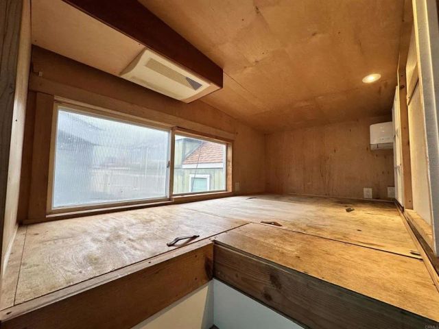 1549 N Vulcan 1, Encinitas, CA 92024