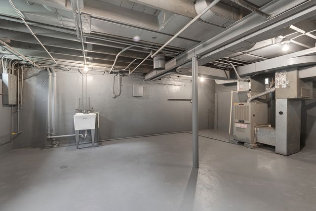 10407 S Eberhart Avenue, Chicago, IL 60628