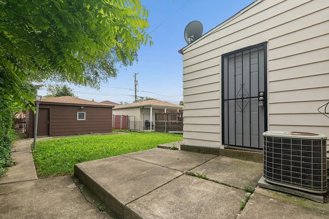 10407 S Eberhart Avenue, Chicago, IL 60628