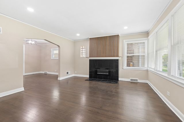 10407 S Eberhart Avenue, Chicago, IL 60628