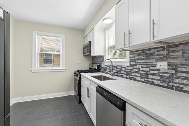 10407 S Eberhart Avenue, Chicago, IL 60628