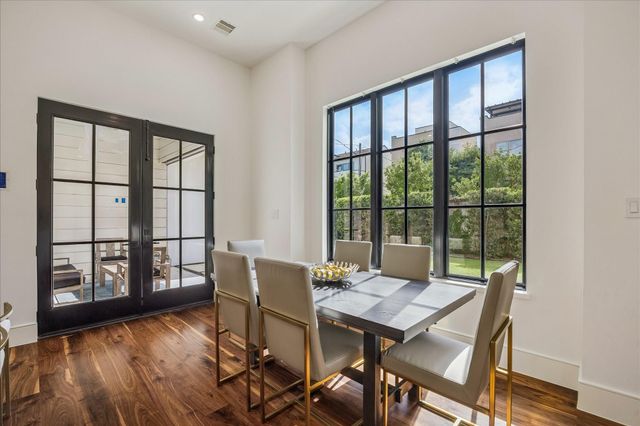 4521 Blossom Street, Houston, TX 77007