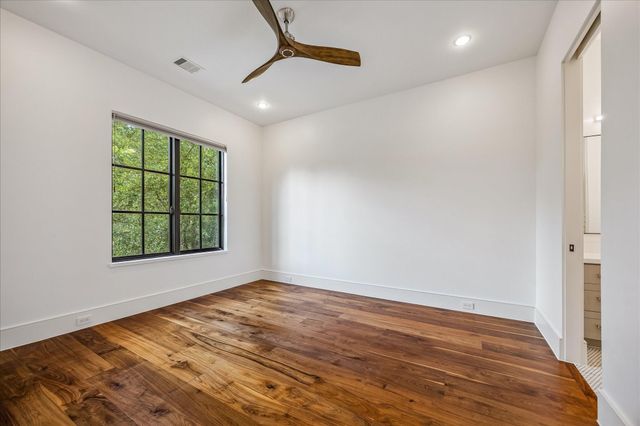4521 Blossom Street, Houston, TX 77007