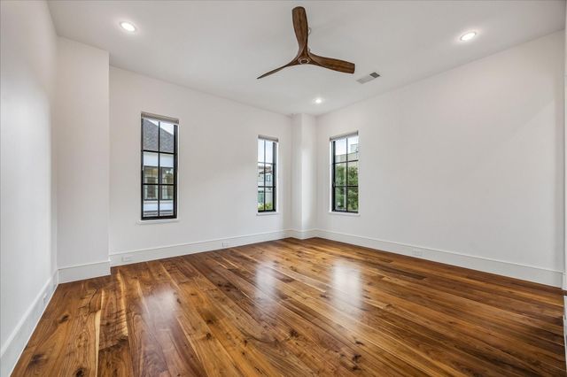 4521 Blossom Street, Houston, TX 77007