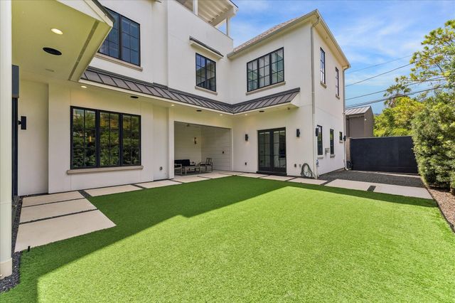 4521 Blossom Street, Houston, TX 77007