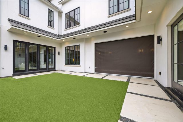 4521 Blossom Street, Houston, TX 77007
