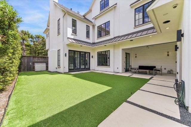 4521 Blossom Street, Houston, TX 77007