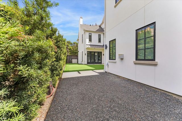 4521 Blossom Street, Houston, TX 77007