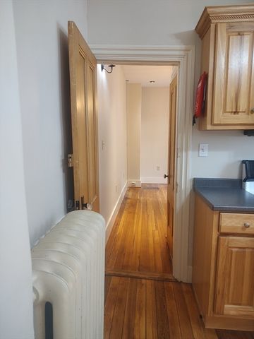 28 Mt. Auburn St. 1, Cambridge, MA 02138