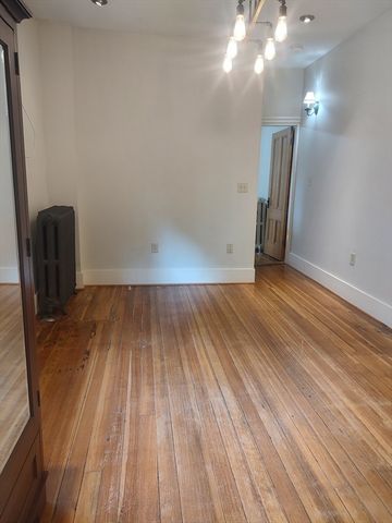 28 Mt. Auburn St. 1, Cambridge, MA 02138