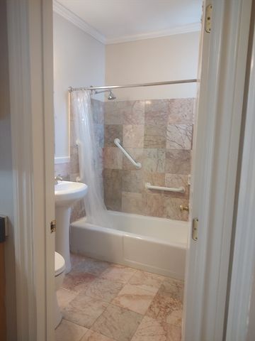 28 Mt. Auburn St. 1, Cambridge, MA 02138
