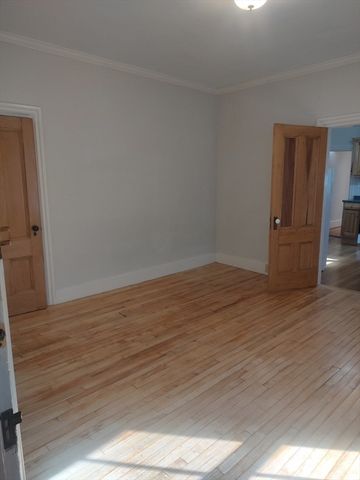 28 Mt. Auburn St. 1, Cambridge, MA 02138