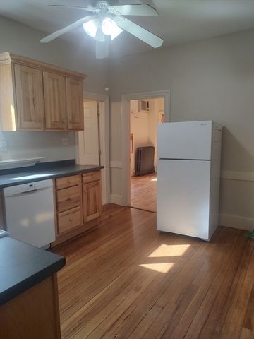 28 Mt. Auburn St. 1, Cambridge, MA 02138