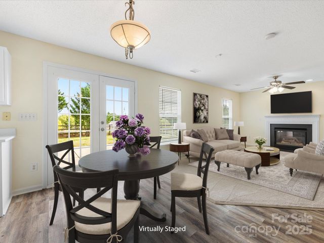 2914 Bridgeville Lane, Charlotte, NC 28262